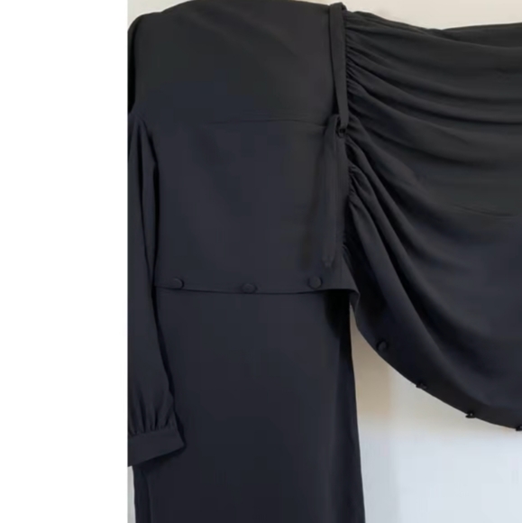 Dress - Picture 4 of 4